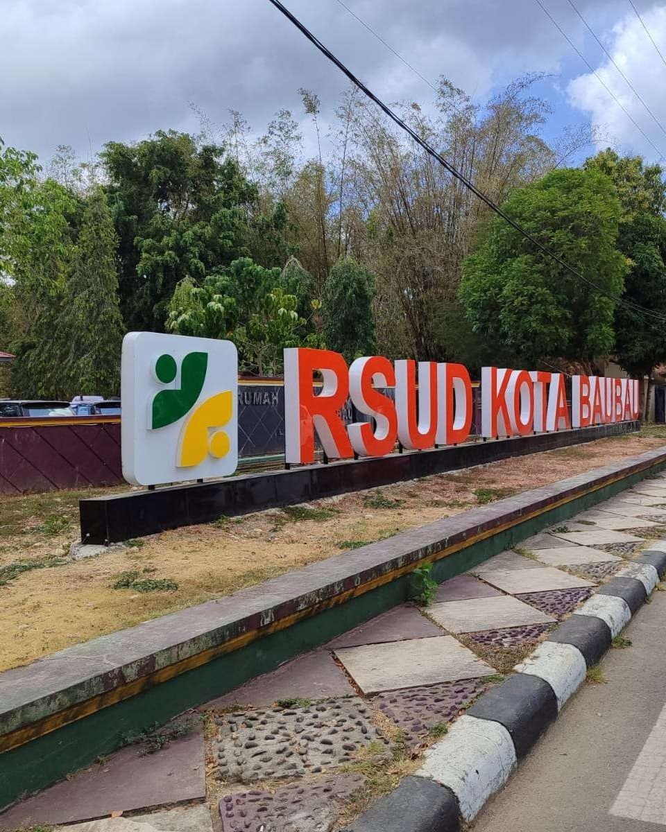 Tampak depan gedung RSUD Kota Baubau